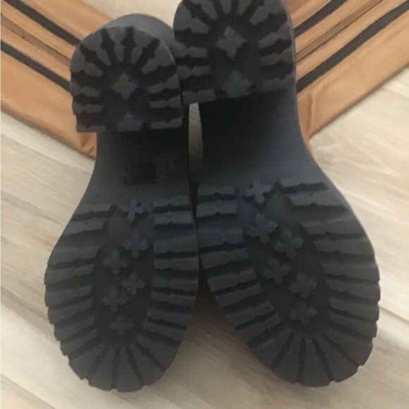 Free People Tristan Chelsea Platform Boot 37 (7) NWOB - Picture 4 of 10